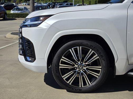 2025 Lexus LX 600 Luxury