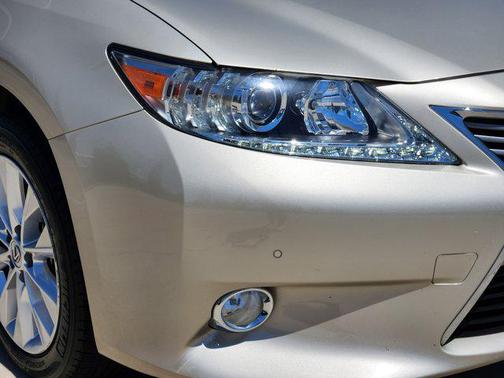 2013 Lexus ES 300h Base