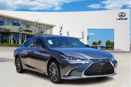 2025 Lexus ES 300h Base