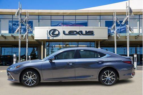2025 Lexus ES 300h Base