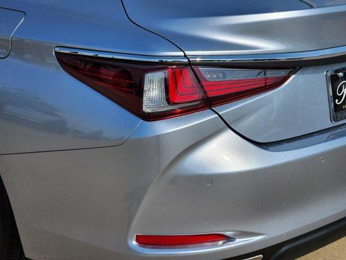 2025 Lexus ES 350 Premium