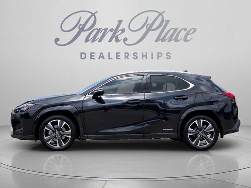 Caviar 2022 Lexus UX 250h Base