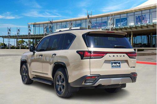 2025 Lexus LX 700h Overtrail