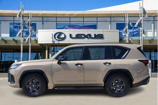 2025 Lexus LX 700h Overtrail