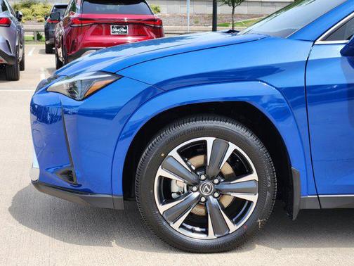 2025 Lexus UX 300h Premium