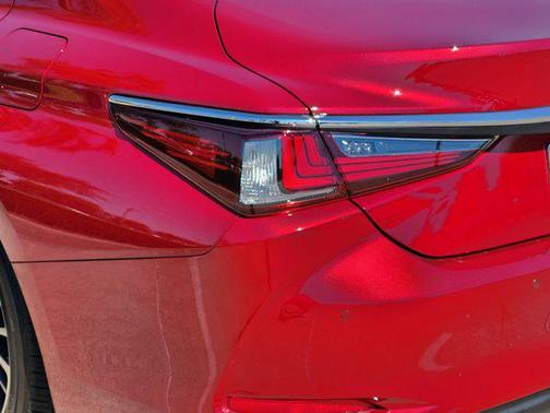 2025 Lexus ES 350 Premium