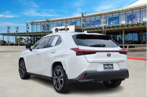 2025 Lexus UX 300h Premium