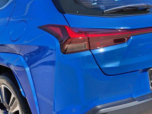 2025 Lexus UX 300h Premium