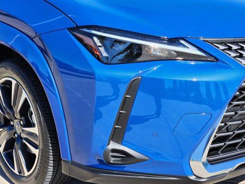 2025 Lexus UX 300h Premium