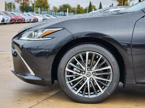 2025 Lexus ES 350 Base