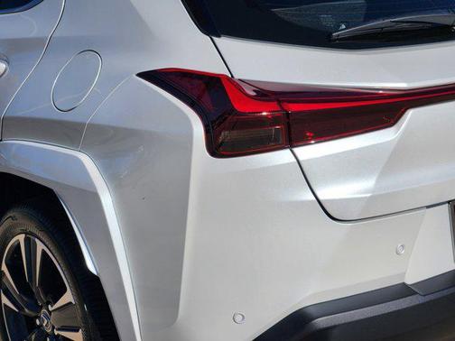 2025 Lexus UX 300h Premium