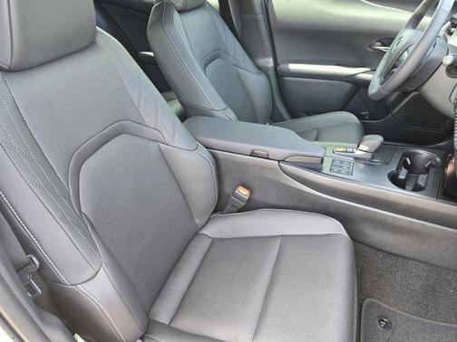 Iridium 2026 Lexus UX 300h Premium