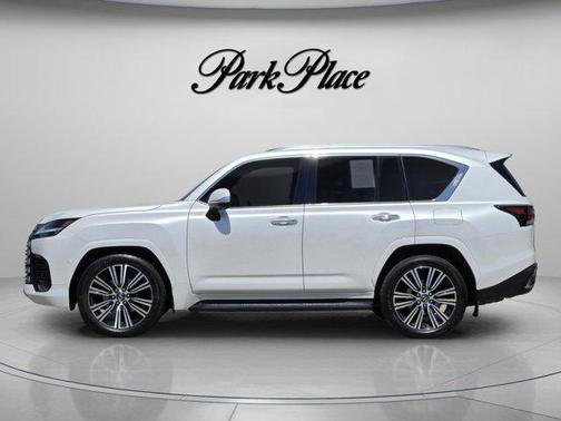 Eminent White Pearl 2024 Lexus LX 600 Luxury