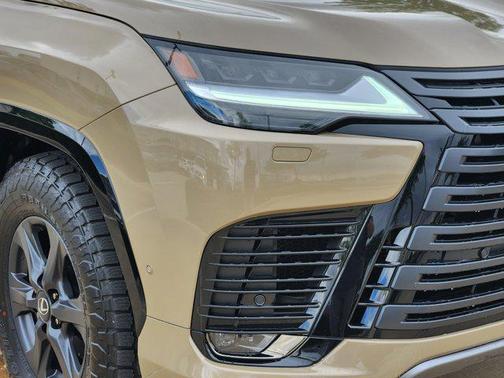 2025 Lexus LX 700h Overtrail