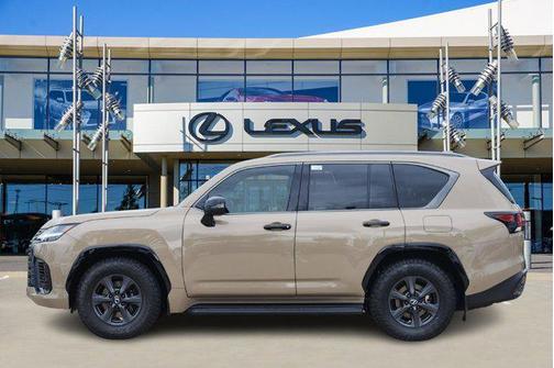 2025 Lexus LX 700h Overtrail