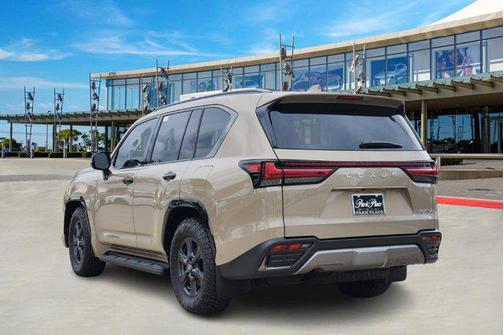 2025 Lexus LX 700h Overtrail