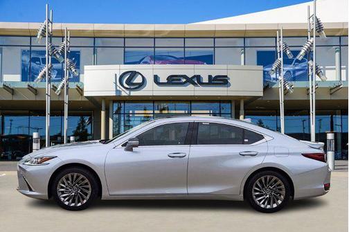 2025 Lexus ES 300h Luxury