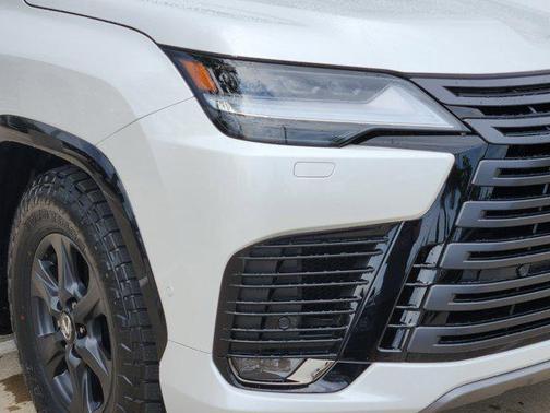 2025 Lexus LX 700h Overtrail