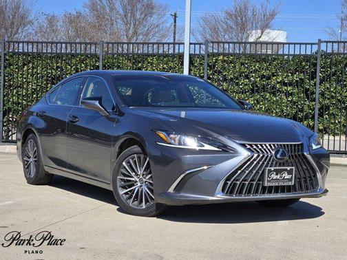 2025 Lexus ES 300h Base