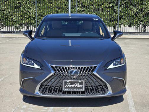 2025 Lexus ES 300h Base