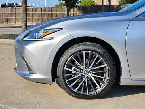 2025 Lexus ES 350 Base