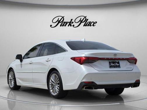 Wind Chill Pearl 2019 Toyota Avalon Limited