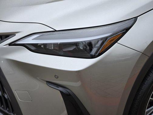 2026 Lexus NX 450h+ Premium