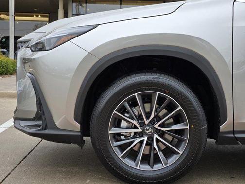 2026 Lexus NX 450h+ Premium