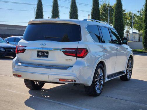 2018 INFINITI QX80 Base