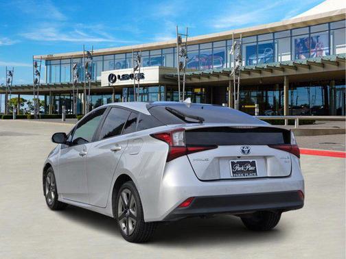 2019 Toyota Prius XLE
