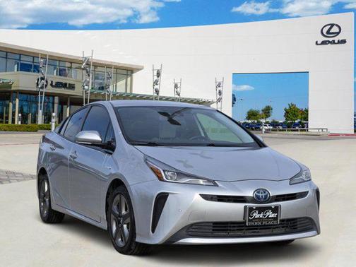 2019 Toyota Prius XLE
