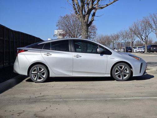 2019 Toyota Prius XLE