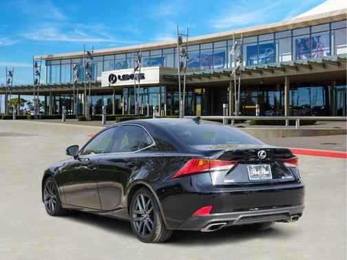 2018 Lexus IS 300 Base