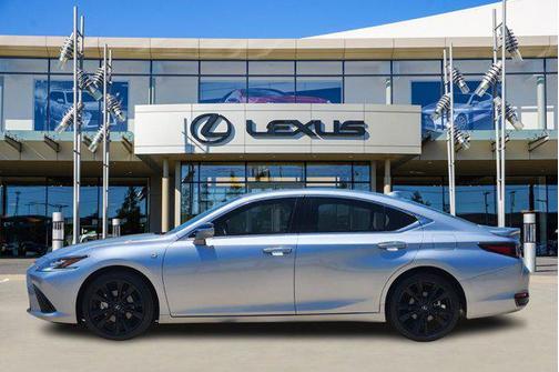 2024 Lexus ES 300h F SPORT Handling