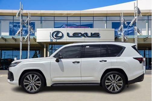 2025 Lexus LX 700h Luxury