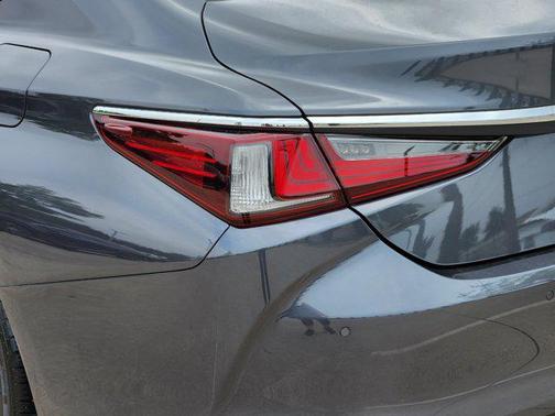 2024 Lexus ES 350 Premium