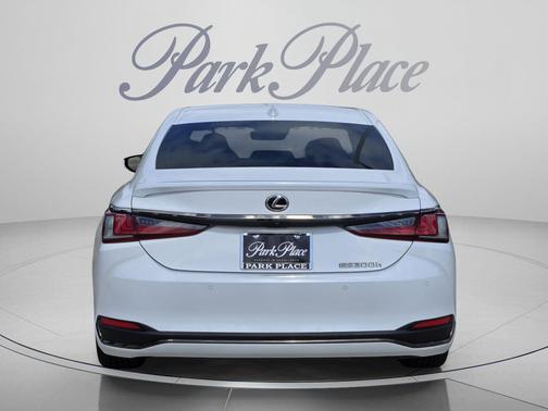 Ultra White 2024 Lexus ES 300h F SPORT Handling