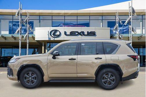2025 Lexus LX 700h Overtrail