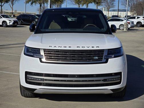 2025 Land Rover Range Rover SE
