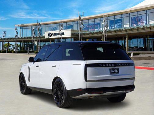 2025 Land Rover Range Rover SE