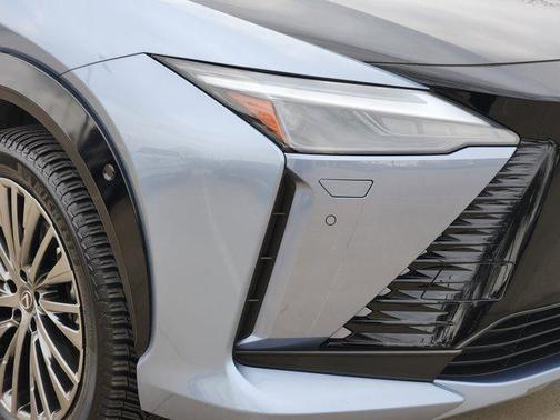 2023 Lexus RZ 450e Luxury