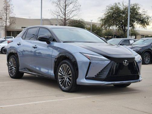 2023 Lexus RZ 450e Luxury