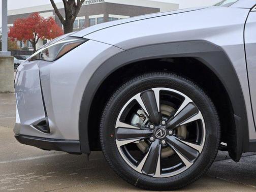 2025 Lexus UX 300h Base