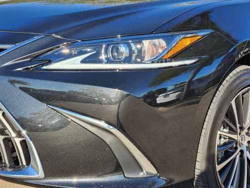 2025 Lexus ES 350 Base