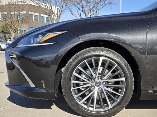 2025 Lexus ES 350 Base