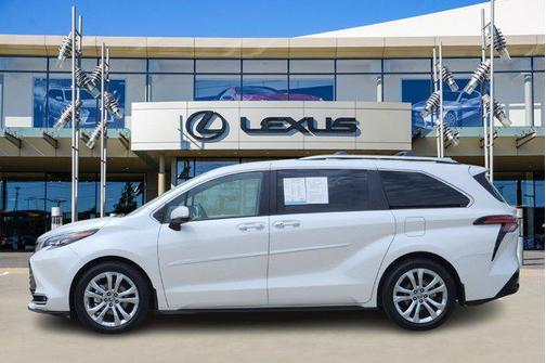 2024 Toyota Sienna Platinum 7 Passenger