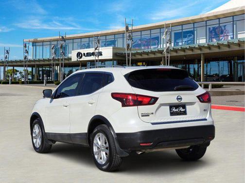 2018 Nissan Rogue Sport SV