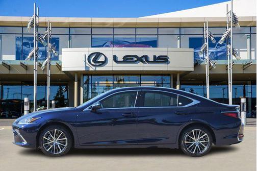 2025 Lexus ES 300h Base