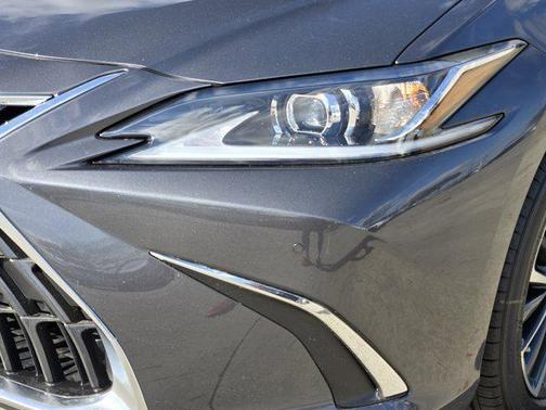 2025 Lexus ES 350 Base