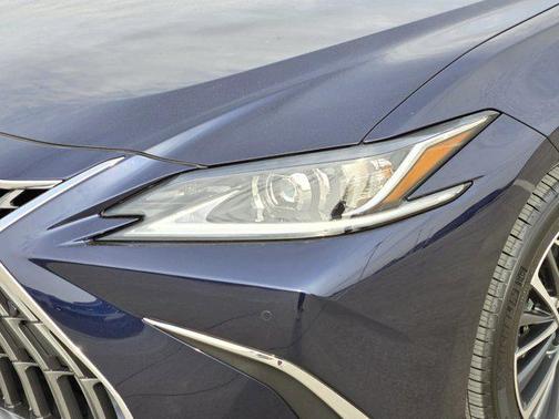 2025 Lexus ES 350 Base